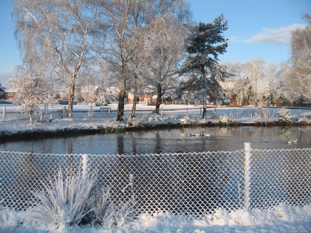 Hankelow Green - early morning snow scene - 6th April 2008